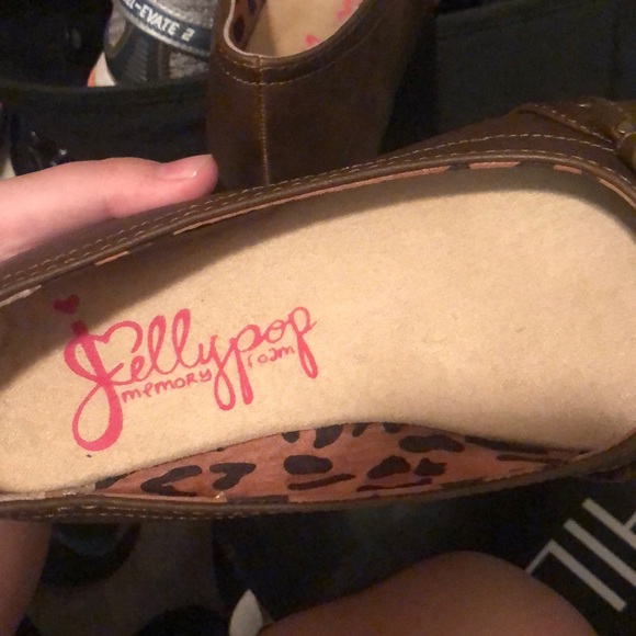 Brown flats! - Picture 3 of 6